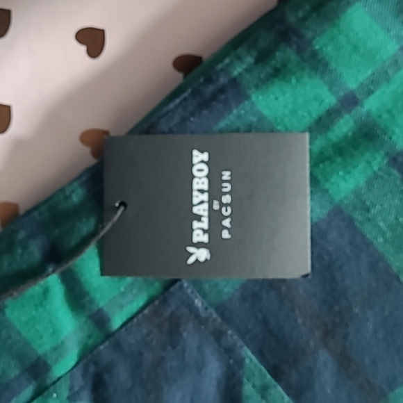 PLAYBOY - Picture 2 of 3